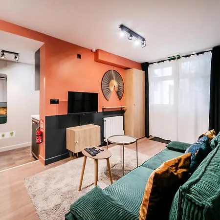 Duchesse Flat Center Lovely Place B2 Апартаменты *